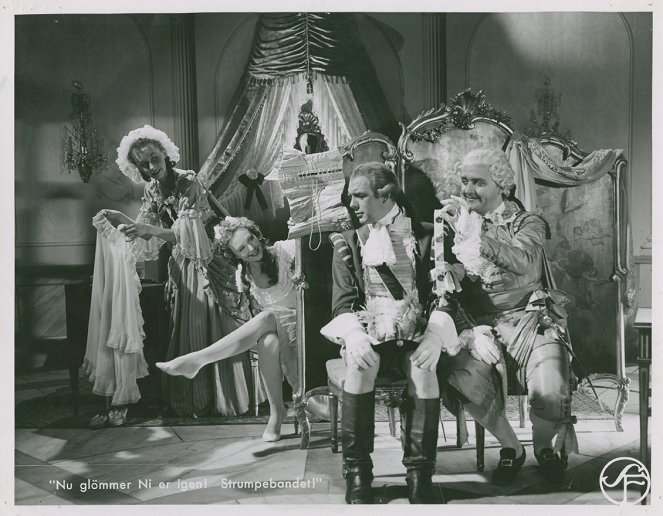 Kungajakt - Lobby Cards - Julie Bernby, Inga Tidblad, Björn Berglund, Stig Järrel