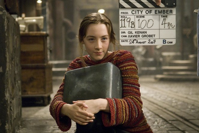 City of Ember - Van de set - Saoirse Ronan
