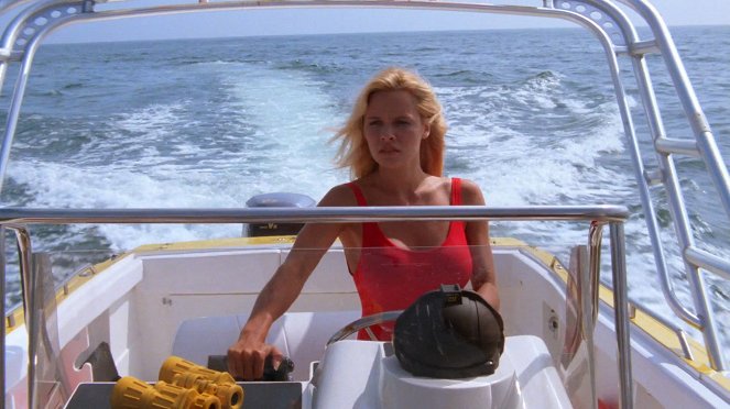 Baywatch - Season 3 - Dead of Summer - Photos - Pamela Anderson