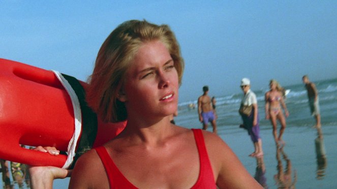 Los vigilantes de la playa - Season 3 - Pier Pressure - De la película - Nicole Eggert