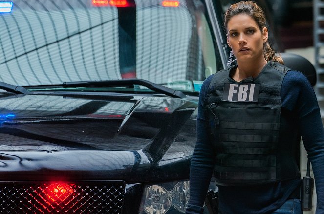 FBI: Special Crime Unit - Season 2 - Ties That Bind - Photos - Missy Peregrym
