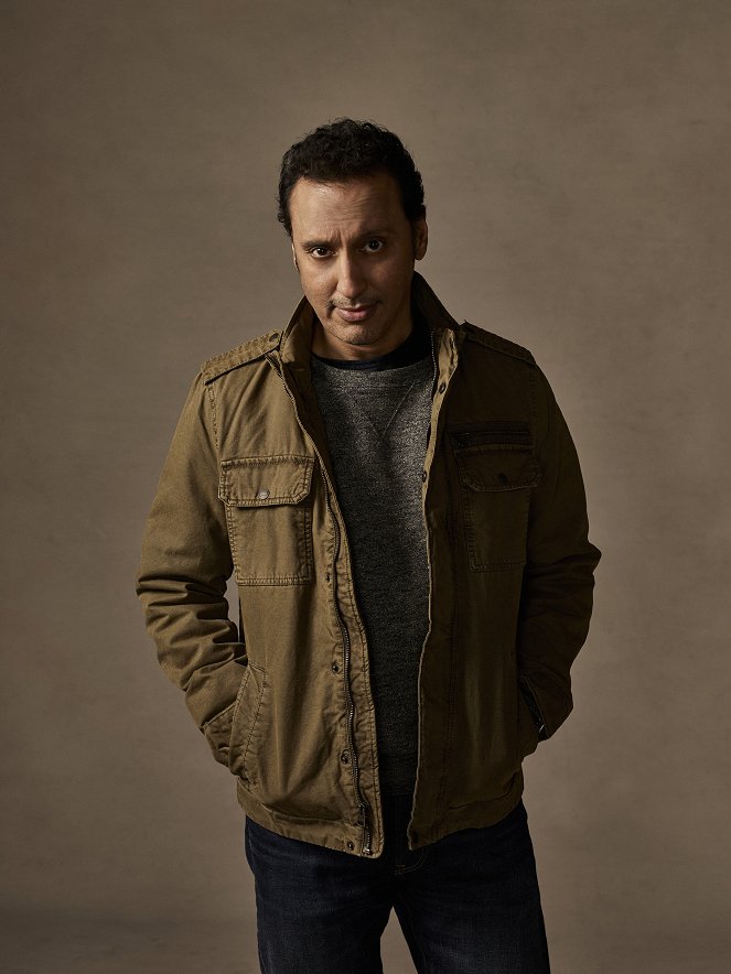 Evil - Season 1 - Promóció fotók - Aasif Mandvi