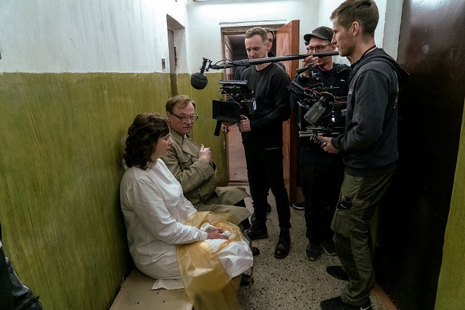 Černobyl - Open Wide, O Earth - Z natáčení - Emily Watson, Jared Harris