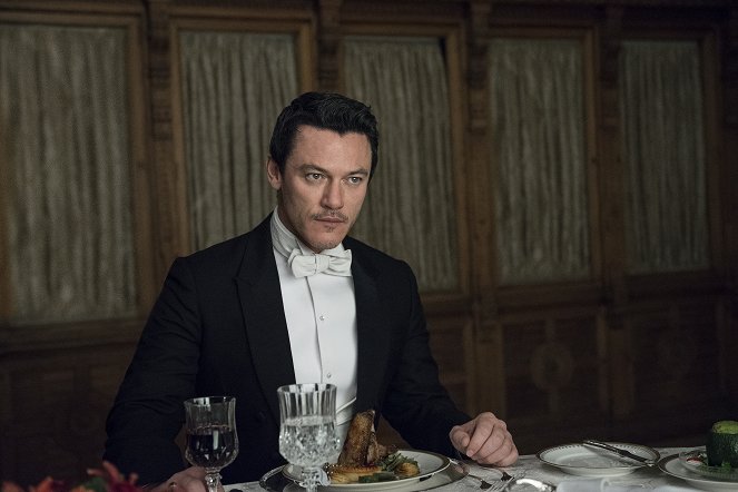 The Alienist - Season 1 - A Fruitful Partnership - Photos - Luke Evans