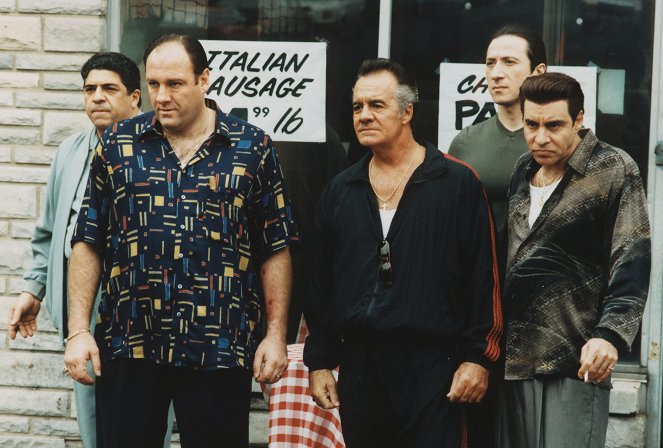 The Sopranos - Season 2 - The Happy Wanderer - Photos - James Gandolfini, Tony Sirico, Steven Van Zandt