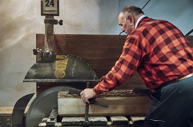 Vom Baumstamm zum Musikinstrument - Photos