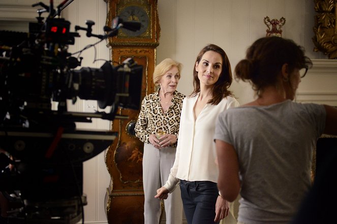 Good Behavior - It’s No Fun If It’s Easy - Making of - Holland Taylor, Michelle Dockery
