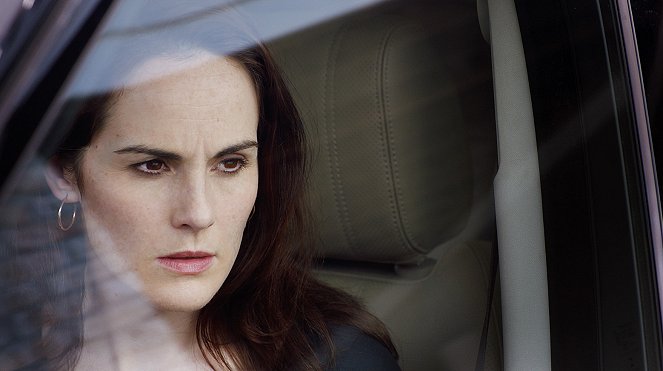 Good Behavior - Letty Raines, in the Mansion, With the Gun - Film - Michelle Dockery