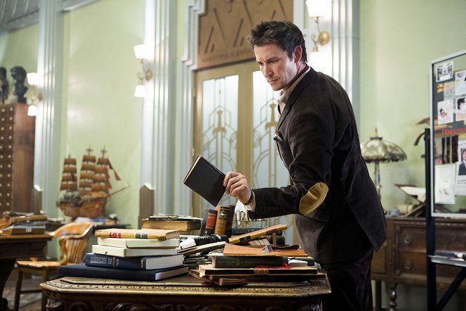 The Librarians - And the Crown of King Arthur - Van film - Noah Wyle