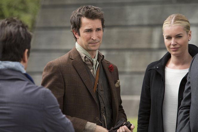 The Librarians - And the Sword in the Stone - De la película - Noah Wyle, Rebecca Romijn