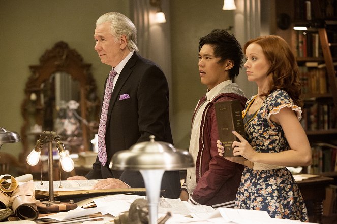 The Librarians - And the Apple of Discord - Photos - John Larroquette, John Harlan Kim, Lindy Booth
