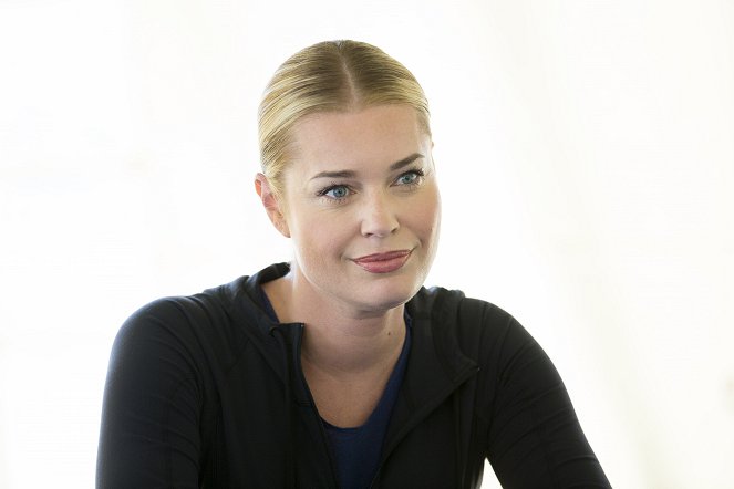 The Librarians - And the Apple of Discord - Events - Press on-set visit - Rebecca Romijn