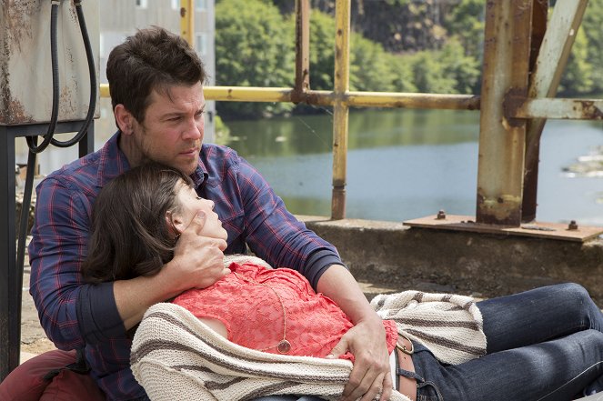 The Librarians - And the City of Light - Photos - Christian Kane, Haley Webb