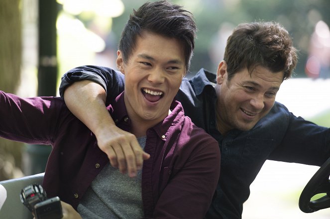 The Librarians - And the Cost of Education - Making of - John Harlan Kim, Christian Kane