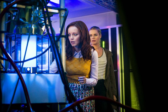 The Librarians - And the Point of Salvation - Photos - Lindy Booth, Rebecca Romijn
