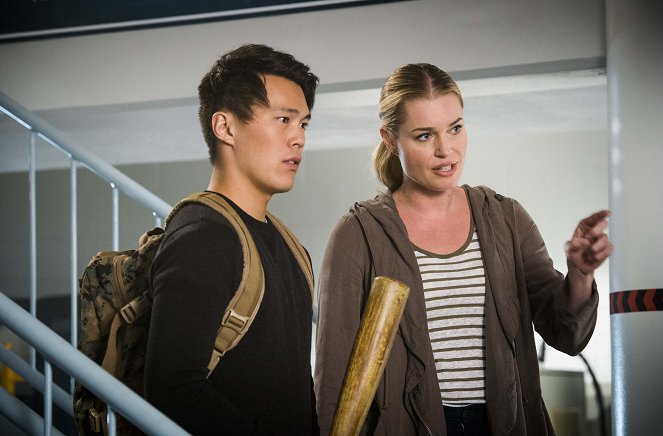 The Librarians - And the Point of Salvation - Photos - John Harlan Kim, Rebecca Romijn
