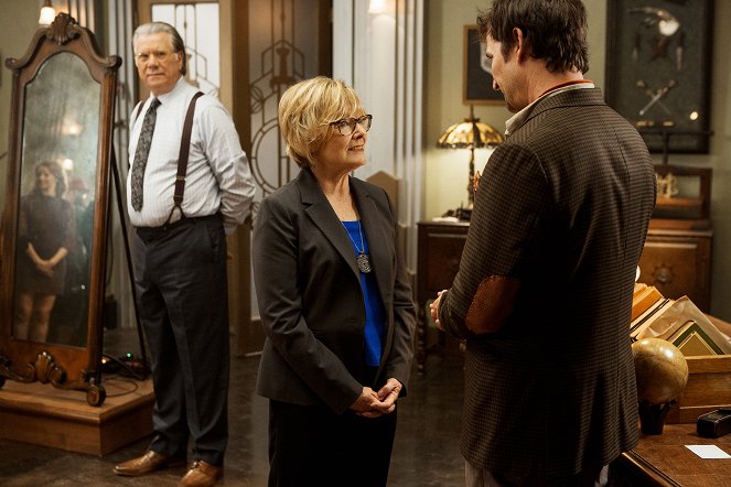 The Librarians - And the Fatal Separation - Photos - John Larroquette, Jane Curtin