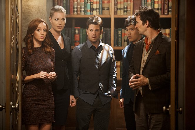 The Librarians - And the Fatal Separation - Photos - Lindy Booth, Rebecca Romijn, Christian Kane, John Harlan Kim, Noah Wyle