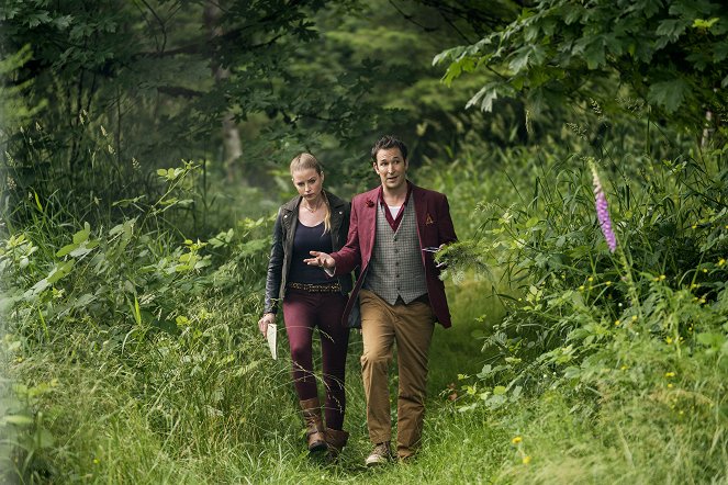 The Quest - Die Serie - Season 4 - And the Graves of Time - Filmfotos - Noah Wyle