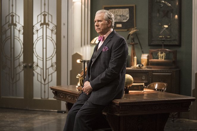 The Librarians - And the Graves of Time - Do filme - John Larroquette