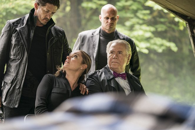 Bibliotekarze - I groby czasu - Z filmu - Rebecca Romijn, John Larroquette