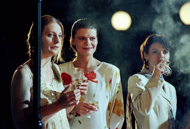 Hotel Herbich - Hranice - De la película - Anna Polívková, Zuzana Bydžovská, Simona Postlerová