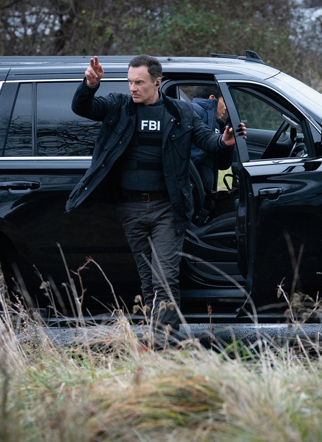 FBI: Most Wanted - Ghosts - Van film - Julian McMahon