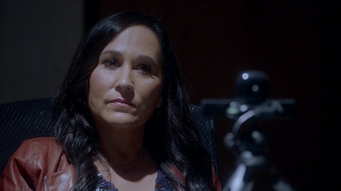 MacGyver - Right + Wrong + Both + Neither - Z filmu - Meredith Eaton
