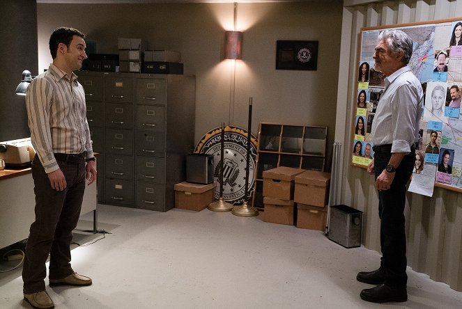 Criminal Minds - Season 15 - Face Off - Photos - Ben Savage, Joe Mantegna