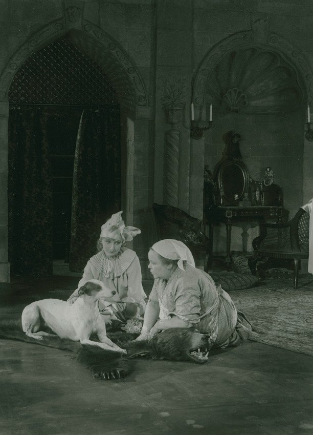 Pellagonian kuningatar - Kuvat elokuvasta - Vera Schmiterlöw, Stina Berg