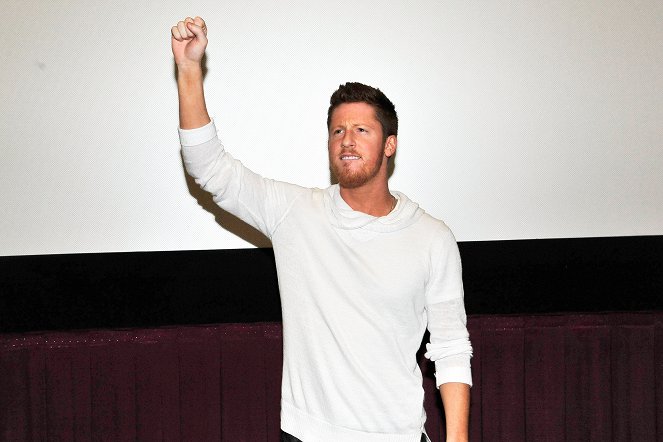 The Last Ship - Season 2 - Eventos - TNT's 'The Last Ship' USO screening at Reading Cinemas Gaslamp 15 on June 15, 2015 in San Diego, California