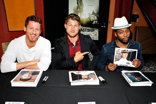 Posledná loď - Season 2 - Z akcií - TNT's 'The Last Ship' USO screening at Reading Cinemas Gaslamp 15 on June 15, 2015 in San Diego, California