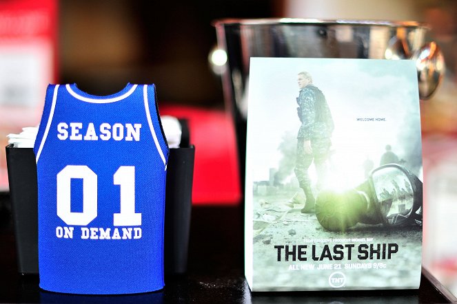 The Last Ship - Season 2 - Veranstaltungen - TNT's 'The Last Ship' USO screening at Reading Cinemas Gaslamp 15 on June 15, 2015 in San Diego, California