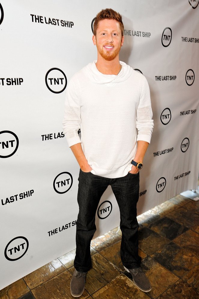 Poslední loď - Série 2 - Z akcí - TNT's 'The Last Ship' USO screening at Reading Cinemas Gaslamp 15 on June 15, 2015 in San Diego, California