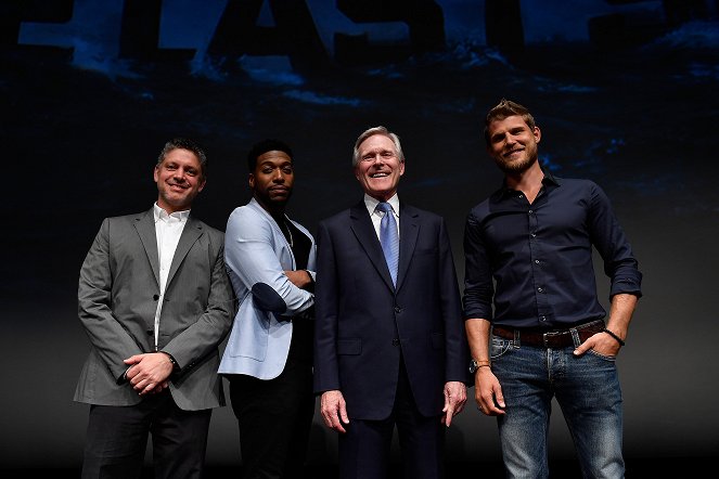 Ostatni okręt - Season 3 - Z imprez - TNT The Last Ship Season 3 Screening at the NEWSEUM on June 7, 2016 in Washington, DC