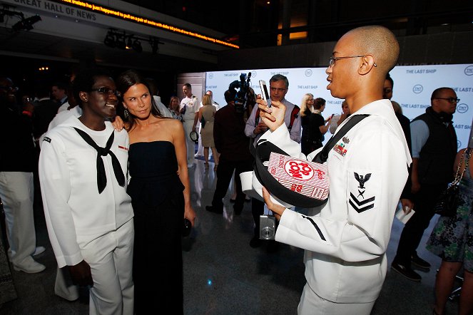 The Last Ship - Season 1 - Événements - TNT's "The Last Ship" screening at NEWSEUM on June 4, 2014 in Washington, DC