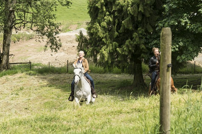 Svadobný pochod 3: Prichádza nevesta - Z filmu