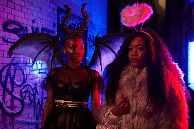 I May Destroy You - Social Media Is a Great Way to Connect - Photos - Michaela Coel, Weruche Opia