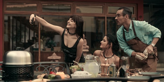 Dunkle Leidenschaft - Season 1 - Was weißt du über Darío Guerra? - Filmfotos - Regina Pavón, Maite Perroni, Jorge Poza