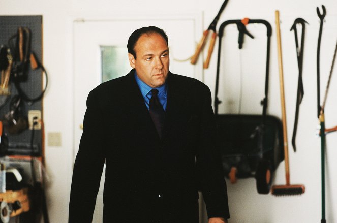 The Sopranos - Season 2 - Funhouse - Photos - James Gandolfini