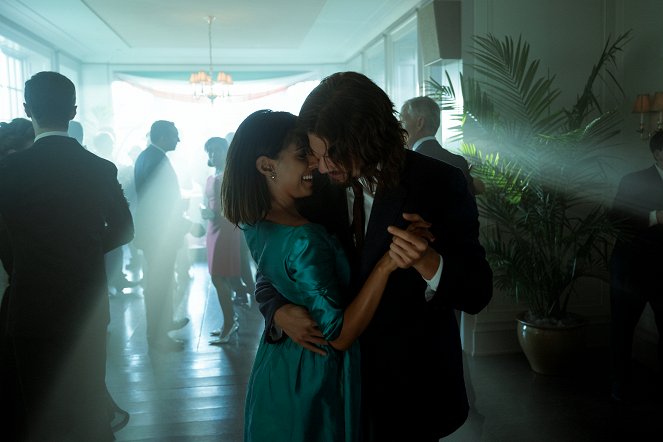 The Umbrella Academy - Season 2 - Die zwölf Majestäten - Filmfotos - Ritu Arya, David Castañeda Jr.