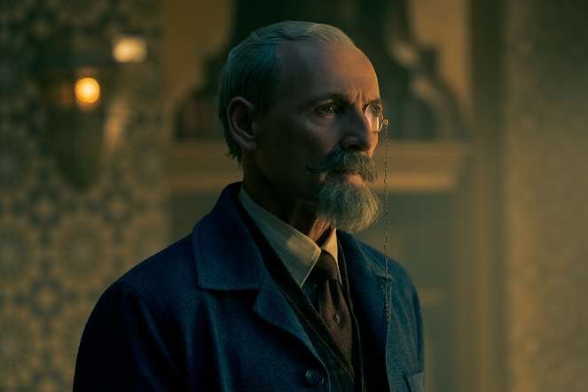 The Umbrella Academy - The End of Something - Van film - Colm Feore