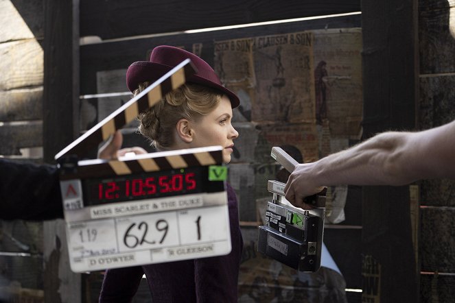 Miss Scarlet and the Duke - Season 1 - Inheritance - Tournage - Kate Phillips