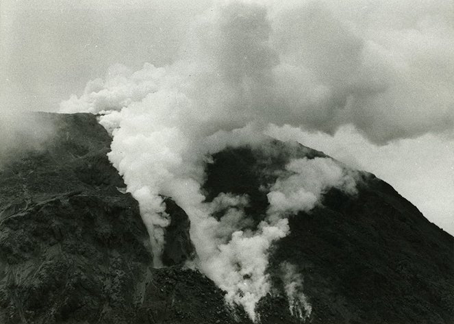 Pod wulkanem - Z filmu