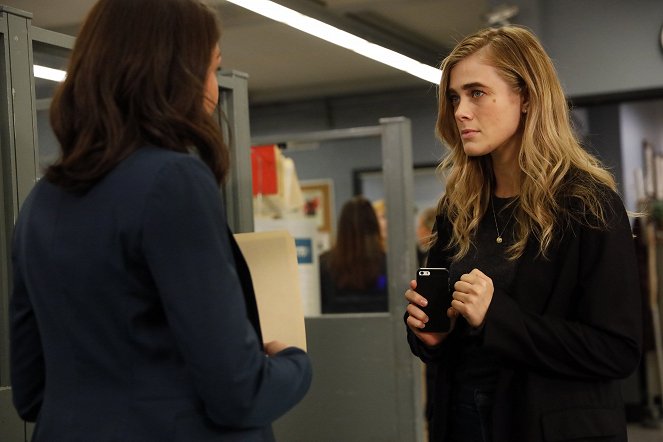 Manifest - Return Trip - Van film - Melissa Roxburgh