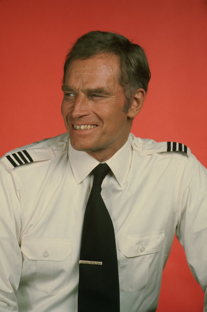 ¡Alarma! Vuelo 502 secuestrado - Promoción - Charlton Heston