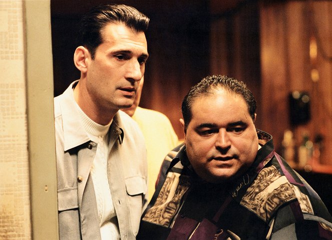 The Sopranos - Season 3 - He Is Risen - Van film