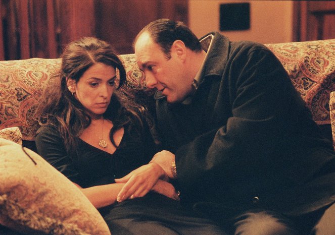 The Sopranos - Season 3 - Amour Fou - Photos - Annabella Sciorra, James Gandolfini