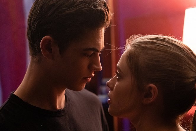 After. En mil pedazos - De la película - Hero Fiennes Tiffin, Josephine Langford