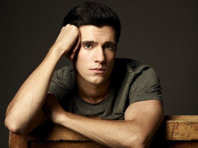 Éghasadás - Season 1 - Promóció fotók - Drew Roy